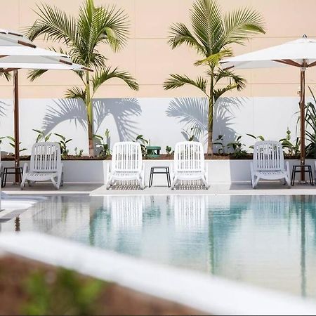 Modern 1 Brm Apartment With Pool Close To Beach ゴールドコースト エクステリア 写真