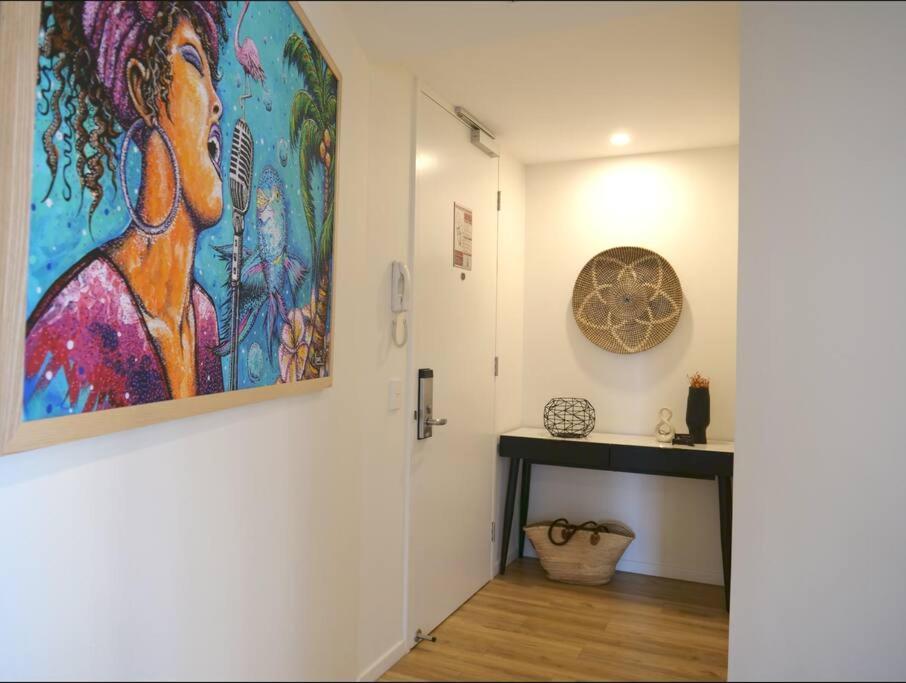 Modern 1 Brm Apartment With Pool Close To Beach ゴールドコースト エクステリア 写真