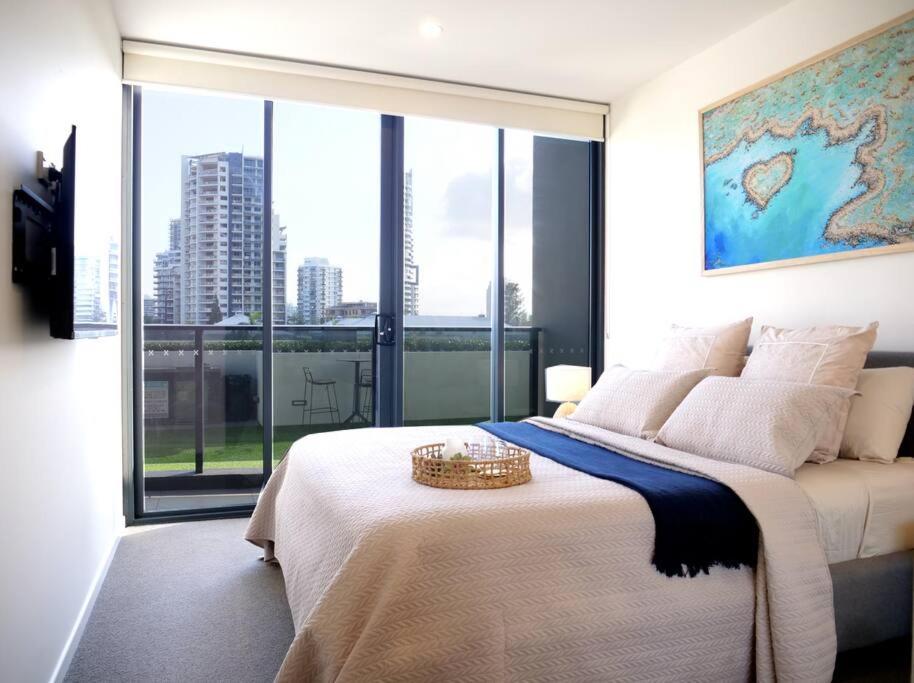 Modern 1 Brm Apartment With Pool Close To Beach ゴールドコースト エクステリア 写真